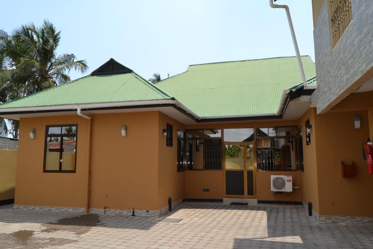 Barcelona Lodge Bagamoyo Exteriör bild